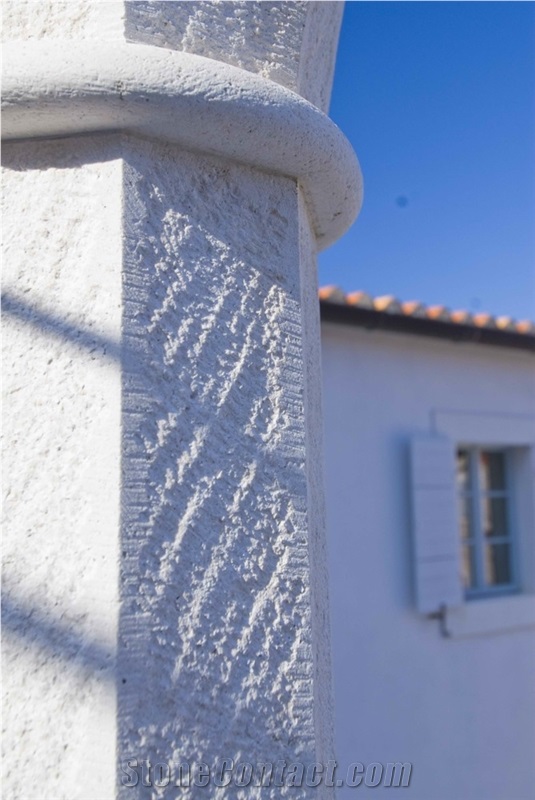 Dubrovniks Column, Calyx White Limestone Column