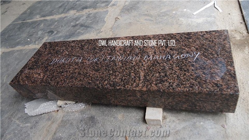Indian Mahogany Granite Monument, Costa Dakota Gra