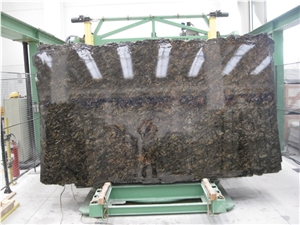 Kosmos Gold Polished Granite Slab