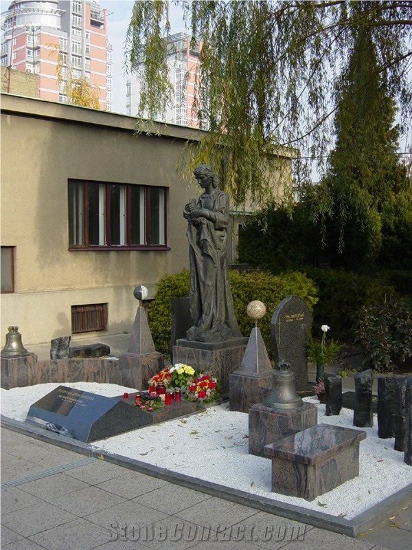 Paradiso Classico Granite Memorial