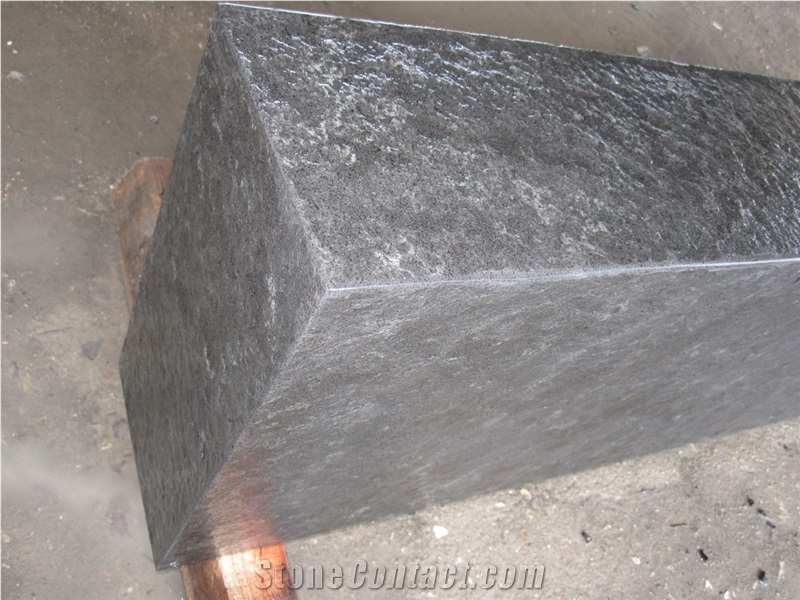 China Black Granite Kerbstone