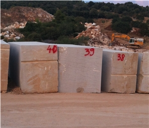 Stone Of Brac, Avorio Argento Limestone Blocks