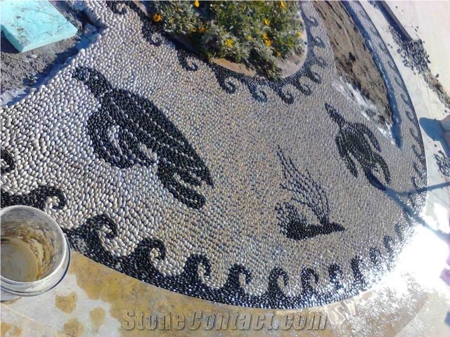 Sea Stone Pebbles Floor Medallion