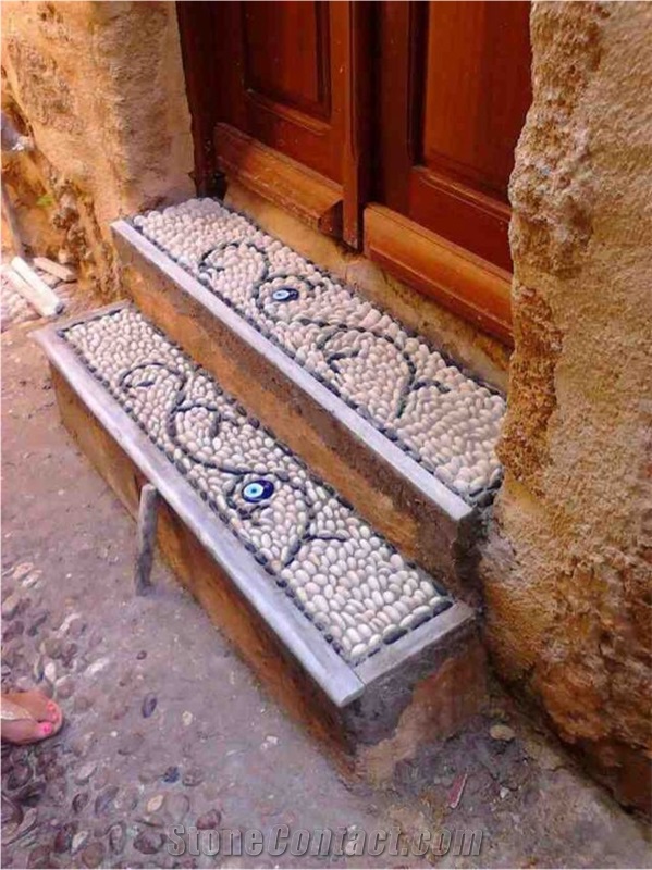 Sea Stone Pebbles Floor Medallion