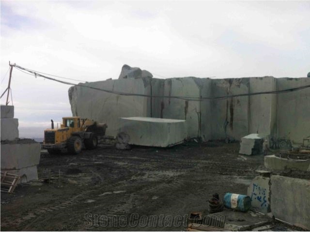 Khatam Morvarid Granite, Iran Golden Lightning Granite Slabs