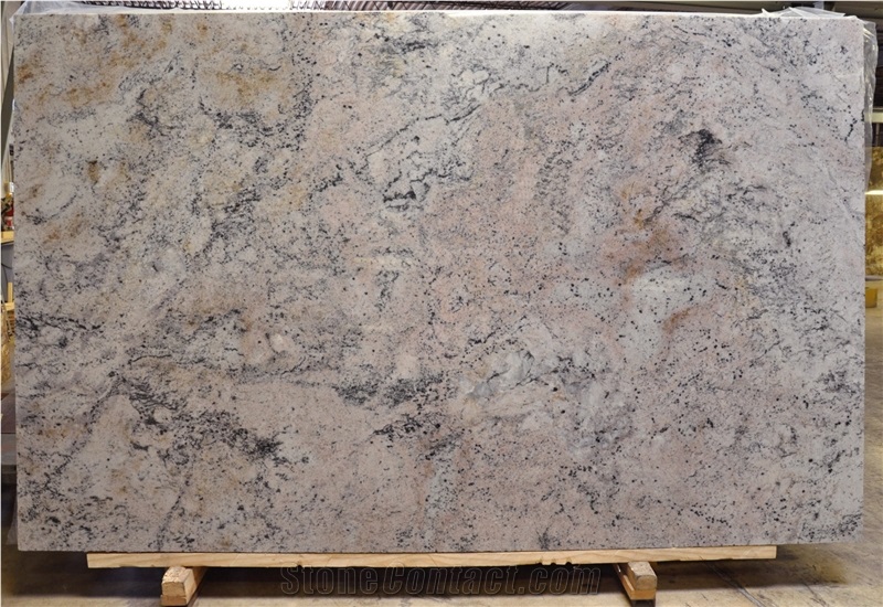 Arctic Cream Granite Slabs, Brazil Beige Granite