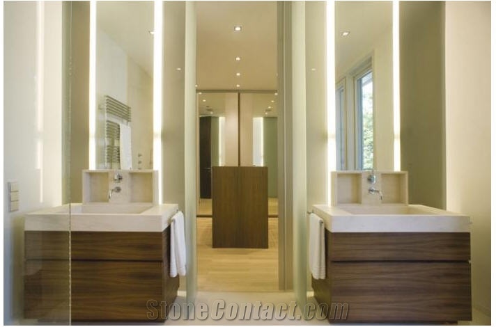 Beige Bathroom Design
