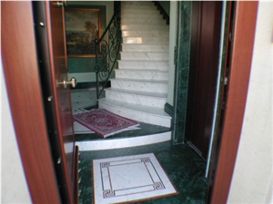 Scala in Verde Guatemala Marble, Calacatta Crema White Marble Stairs & Steps