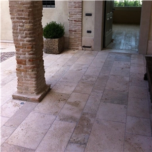 Travertino Etrusco Chiaro Capanni Pavement