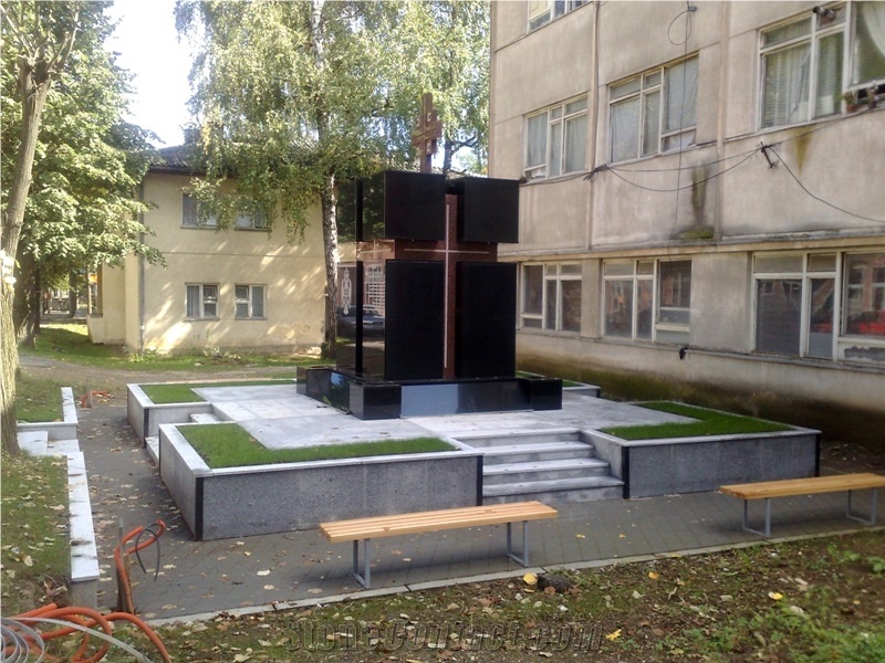 Nero Impala Granite Memorial