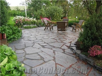 Orivesi Black Phyllite Irregular Flagstones Patio Pavement