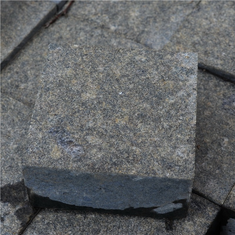 Black Gabbro Pavers Flamed