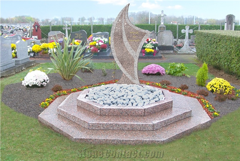 Lacus Regia Monumental Gardens Of Remembrance