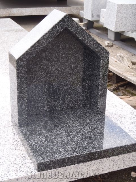 Sluknov Rozany Granite Grave Stone