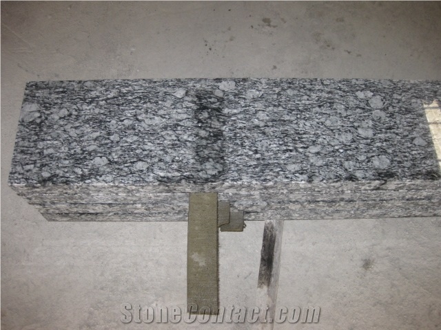 Spray White Granite Tombstone with Packing