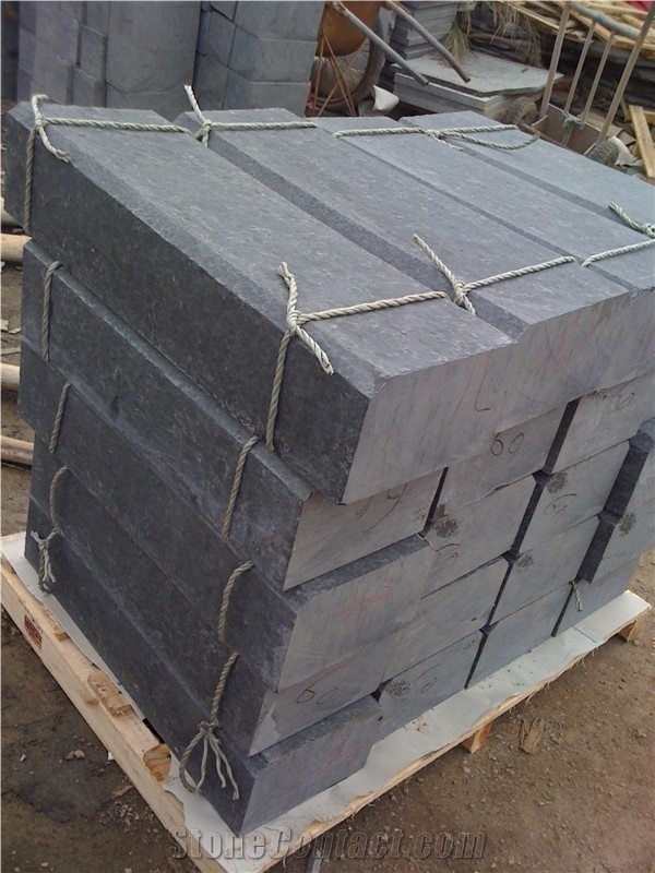 Black Basalt Courtyard Kerbstone