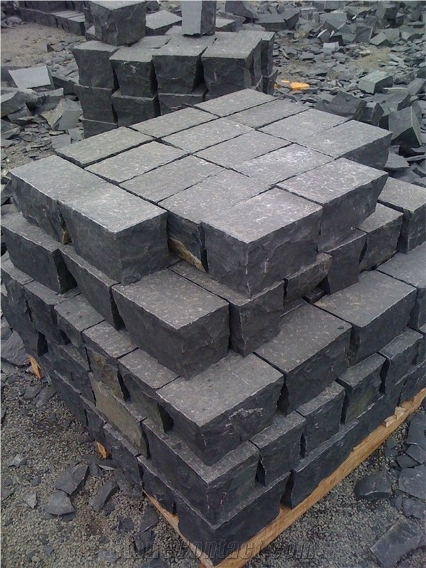Black Basalt Courtyard Kerbstone