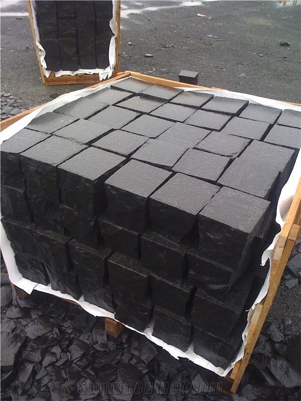 Black Basalt Courtyard Kerbstone