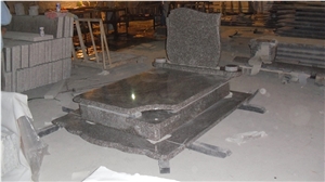 G664 Granite Cross Monument Poland Design Style