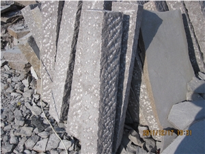 G354 Red Granite Palisade Pineappled