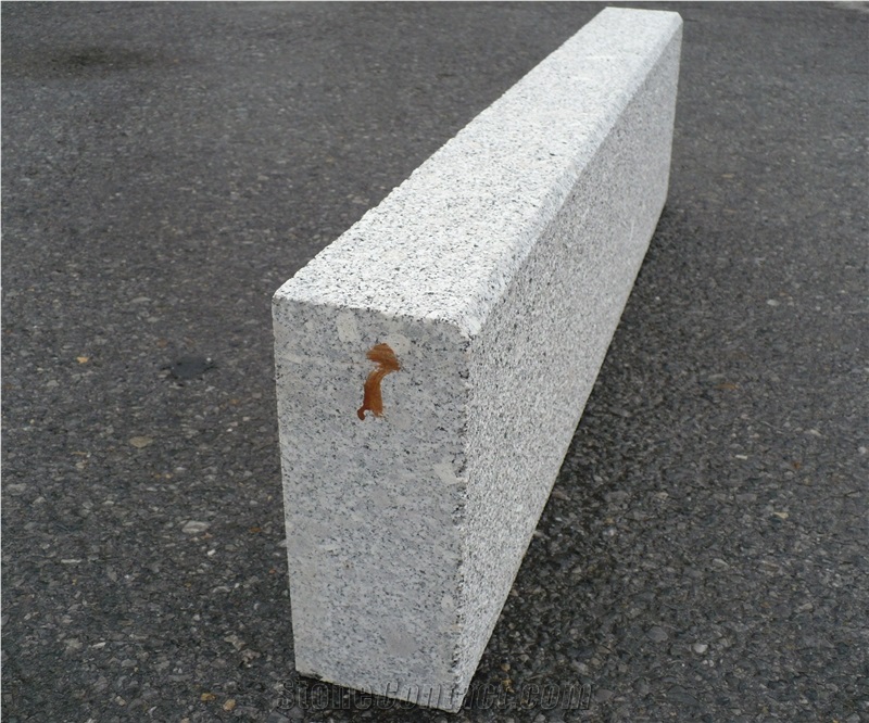 Italy Market Lowest Price G341 Grey Granite Bushhammered Kerbstone