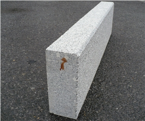 Italy Market Lowest Price G341 Grey Granite Bushhammered Kerbstone