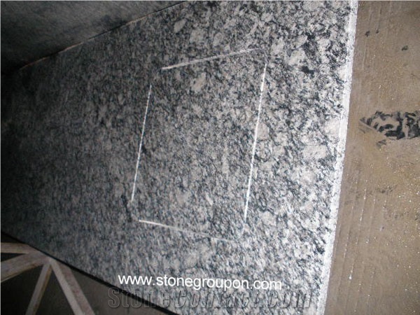 Spray White Granite Kitchen Countertops