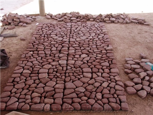 China Red Granite Tumbled Cube Stone
