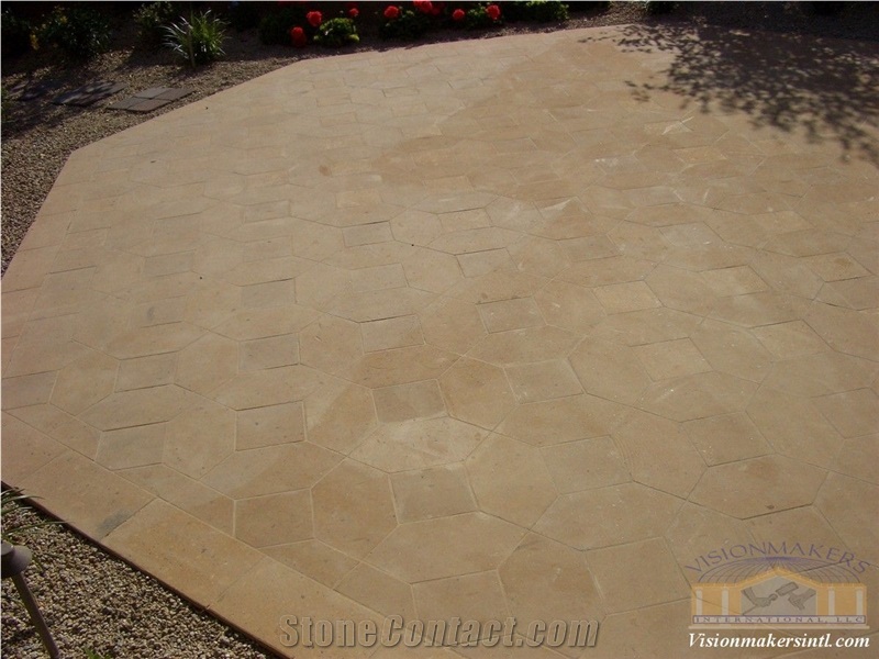 Sandy Cream Limestone Exterior Pattern