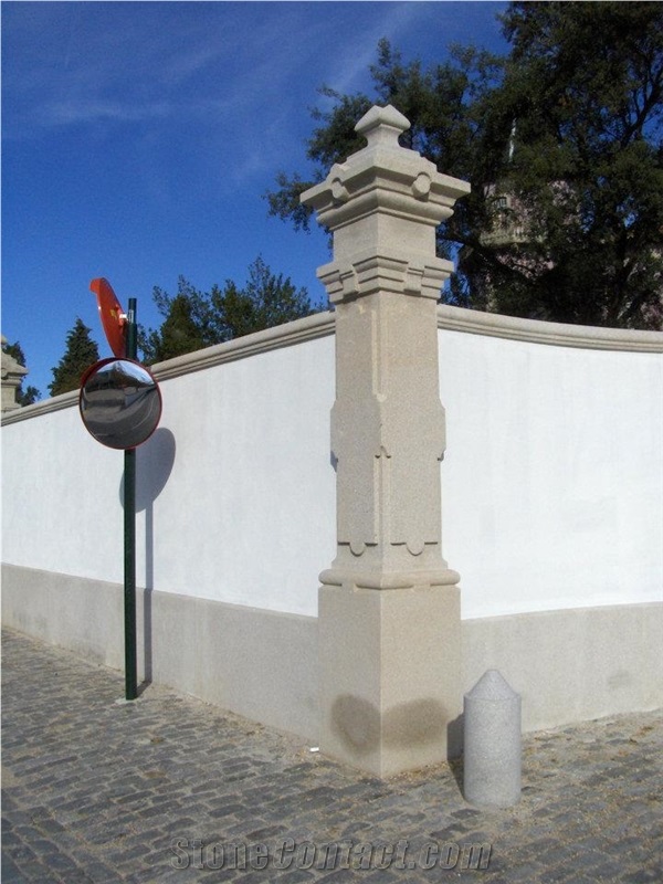 Street Column
