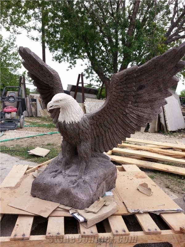 Cantera Recinto Poro Abierto Hand Carved Eagle Sculpture