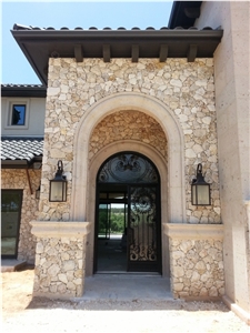 Conchuela Limestone Arches, Entrance Accents