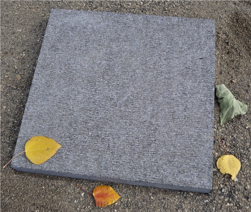 Bristol Black Granite Thermalled Courtyard Road Pavers
