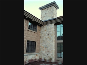 Desert Blonde Sandstone Split-Face and Squares/Rectangles Wall Stones