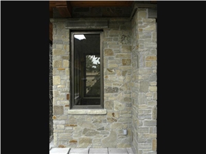 Frontier Sandstone Tumbled Rubble Wall