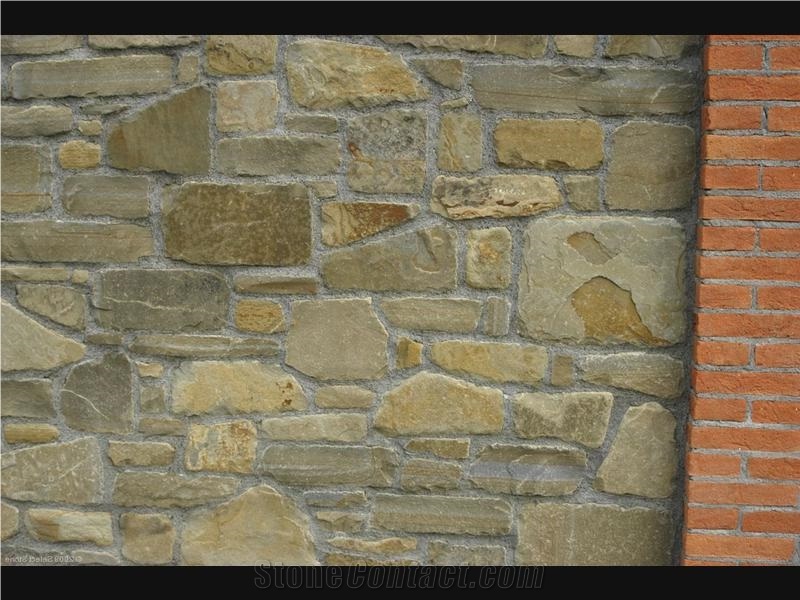 Frontier Sandstone Tumbled Rubble Wall