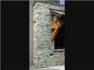 Frontier Sandstone Tumbled Rubble Wall