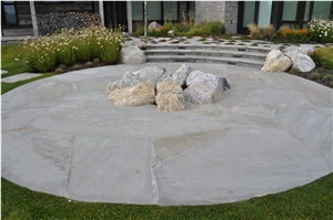 Windsor Gray Sandstone Natural-Cleft Flagstone Patio
