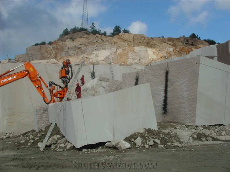 Rosa Porrino Gl Granite Blocks