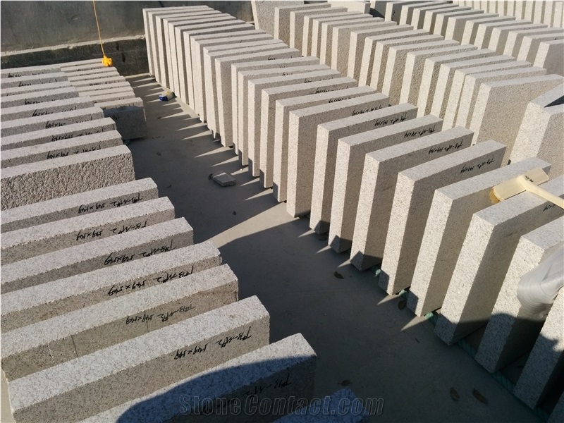 China Gold Granite Cube Stone & Pavers