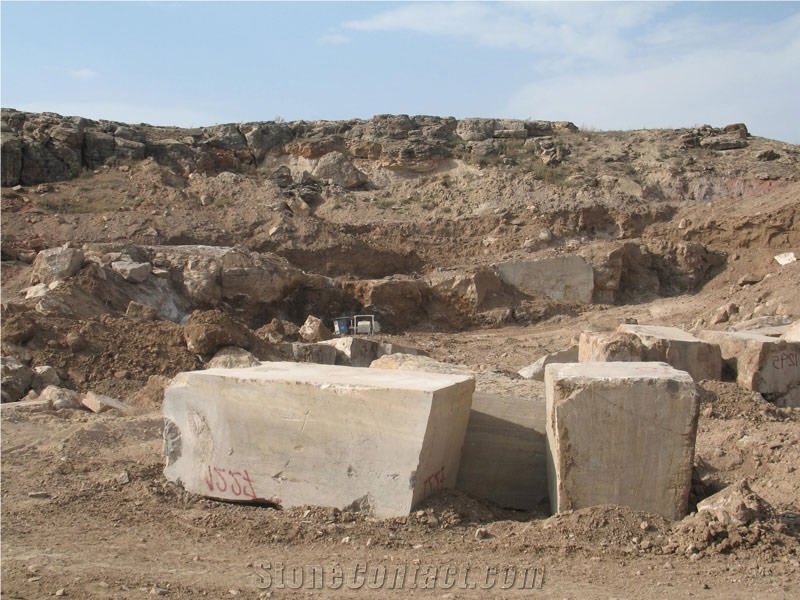 Lome Dasht Ardabil Travertine (Classic Beige Travertine) Blocks