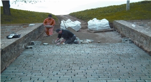 Azul Pirineo Sandstone Pavement