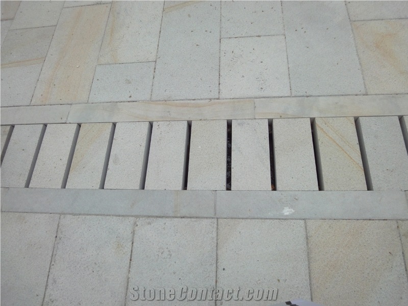 Gris Moncayo Sandstone Tiles