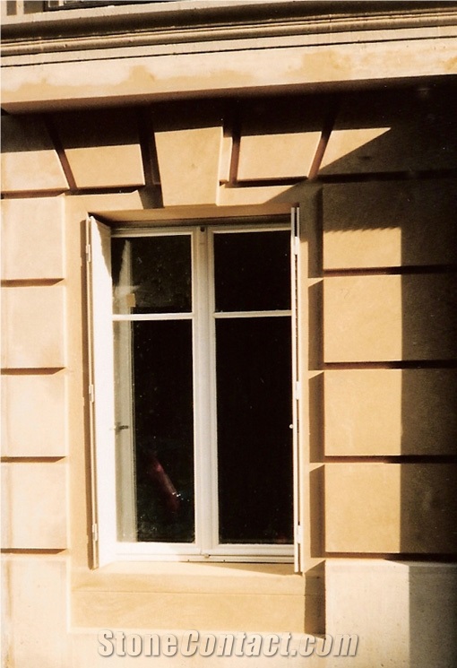 Facade in Pierre De Saint Maximin Construction Limestone