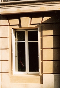 Facade in Pierre De Saint Maximin Construction Limestone