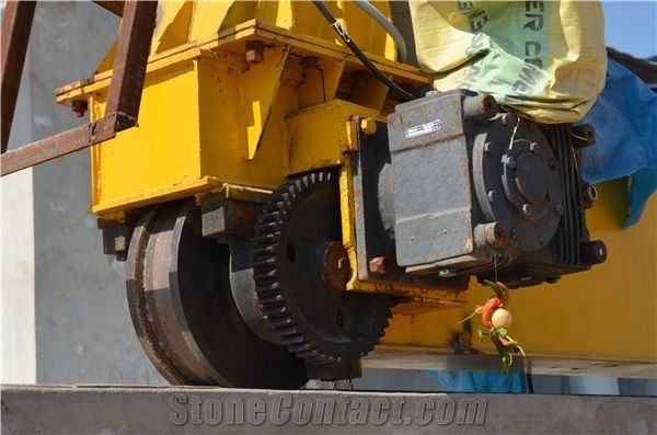 Gantry / Goliath Cranes (Upto 80 Ton)