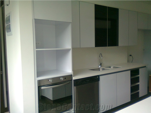 Acabado Blanco Solid Surface Kitchen Countertop