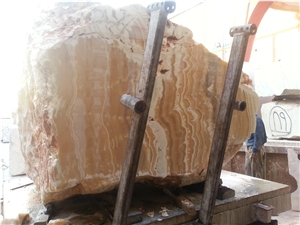 Onyx Honey Slabs & Tiles
