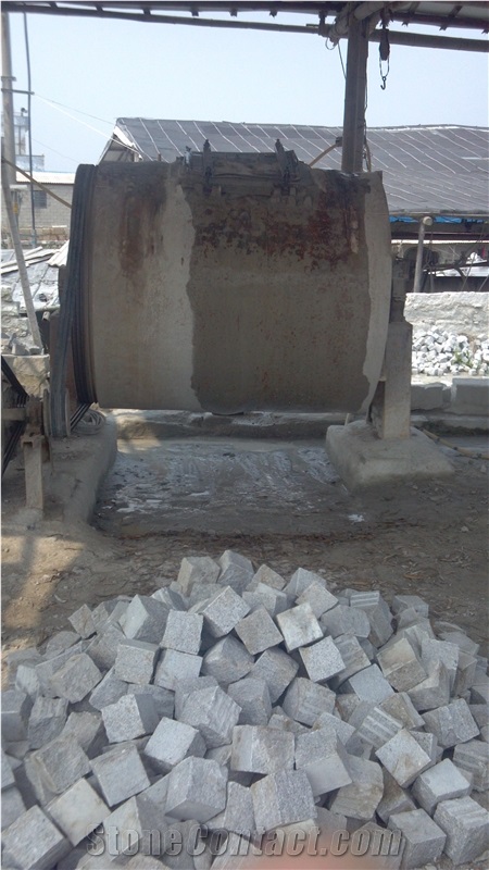 G602 Grey Granite Cubes and Cobbles