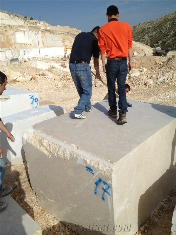 Jinye Macchiato Beige Marble Blocks